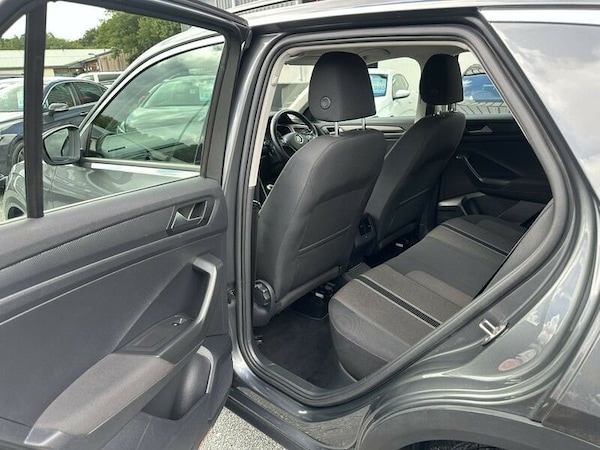 Used Volkswagen T-Roc 2018 for sale - 76035010: Photo 15