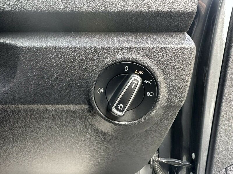 Used Volkswagen T-Roc 2018 for sale - 76035010: Photo 31