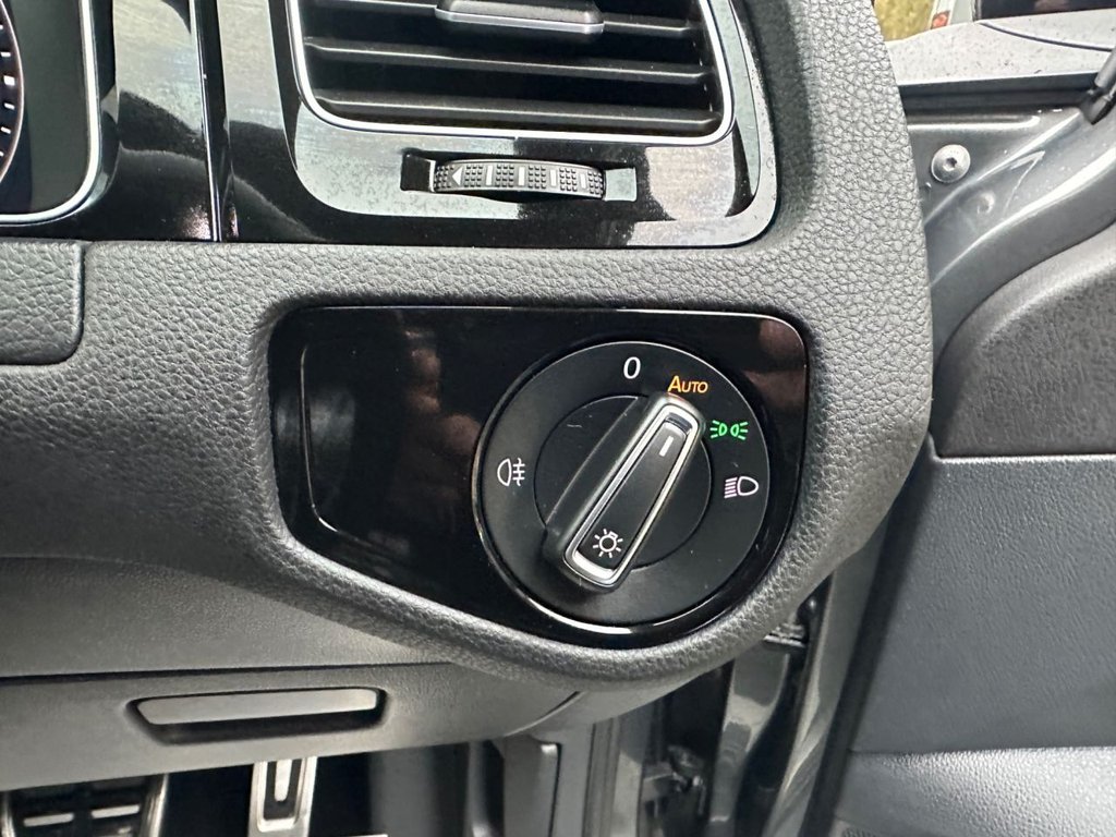 Used Volkswagen Golf 2020 for sale - 76536160: Photo 35