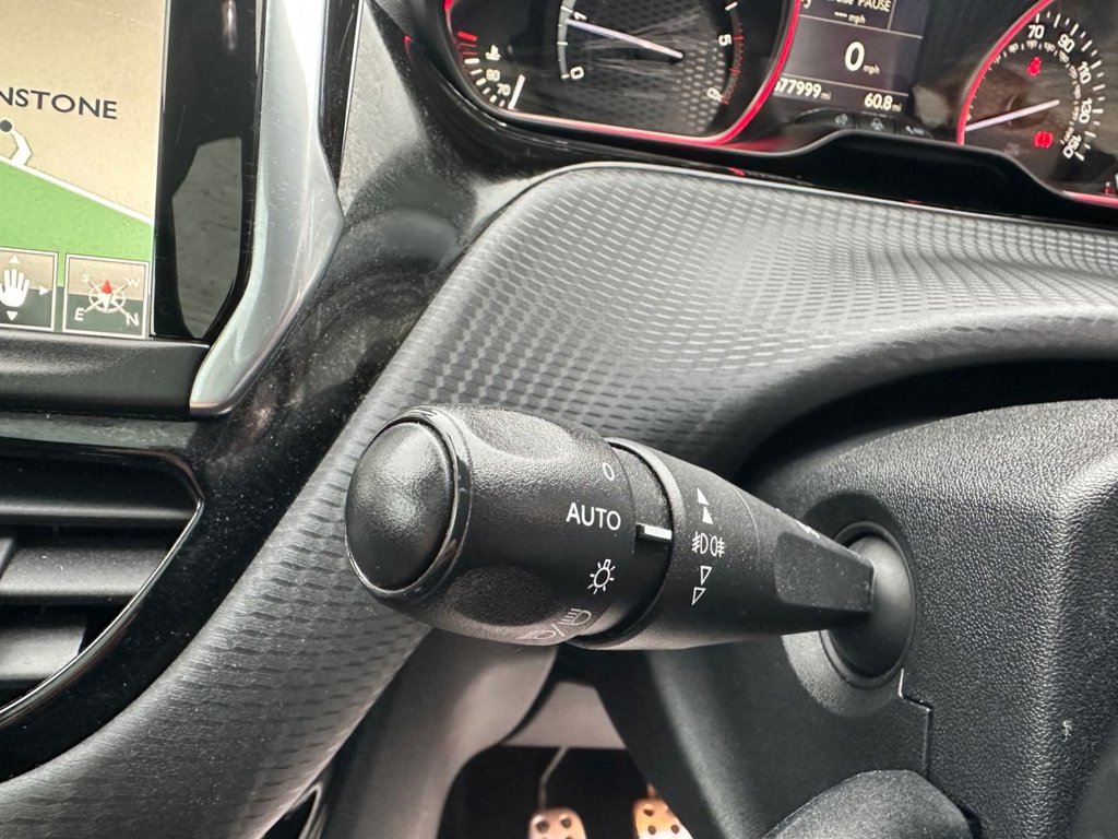 Used Peugeot 2008 2017 for sale - 77976409: Photo 32