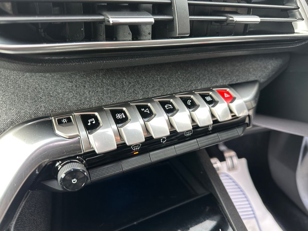 Used Peugeot 3008 2018 for sale - 77370110: Photo 32