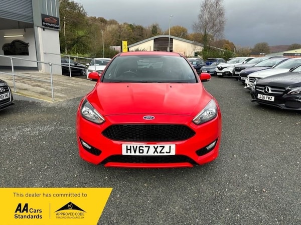 Used Ford Focus 2017 for sale - 76034984: Photo 2