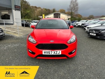 Used Ford Focus 2017 for sale - 76034984: Photo 2