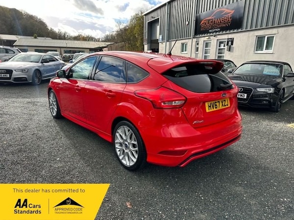 Used Ford Focus 2017 for sale - 76034984: Photo 4
