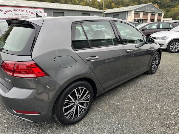 Used Volkswagen Golf 2018 for sale - 76235848: Photo 39