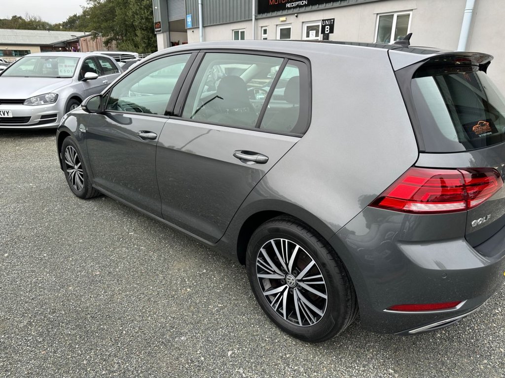 Used Volkswagen Golf 2018 for sale - 76235848: Photo 40