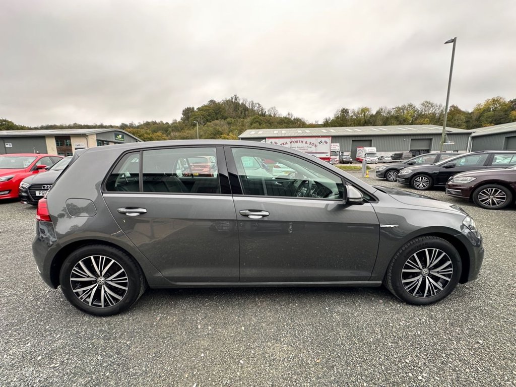 Used Volkswagen Golf 2018 for sale - 76235848: Photo 8