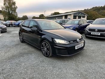Volkswagen - Golf