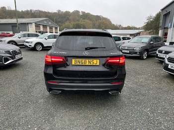 Used Mercedes-Benz GLC 2018 for sale - 76406617: Photo