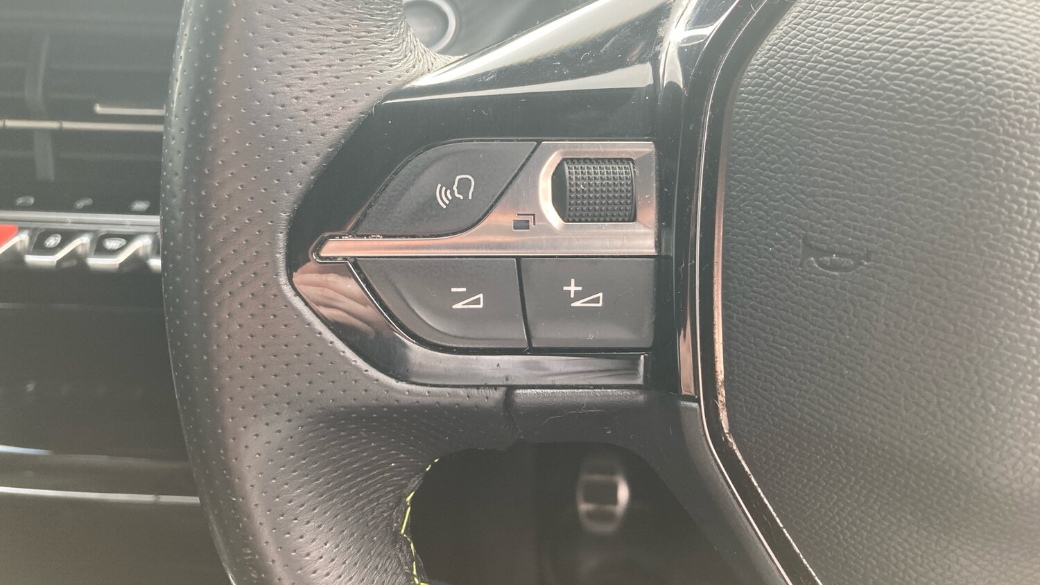 Used Peugeot 2008 2023 for sale - 78190868: Photo 27