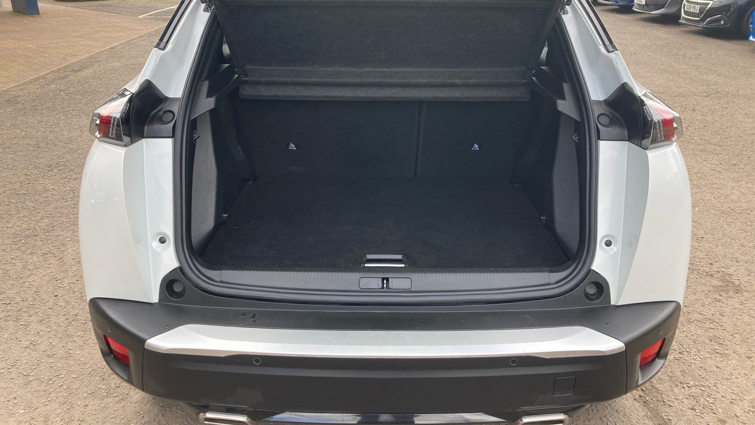 Used Peugeot 2008 2023 for sale - 78190868: Photo 4