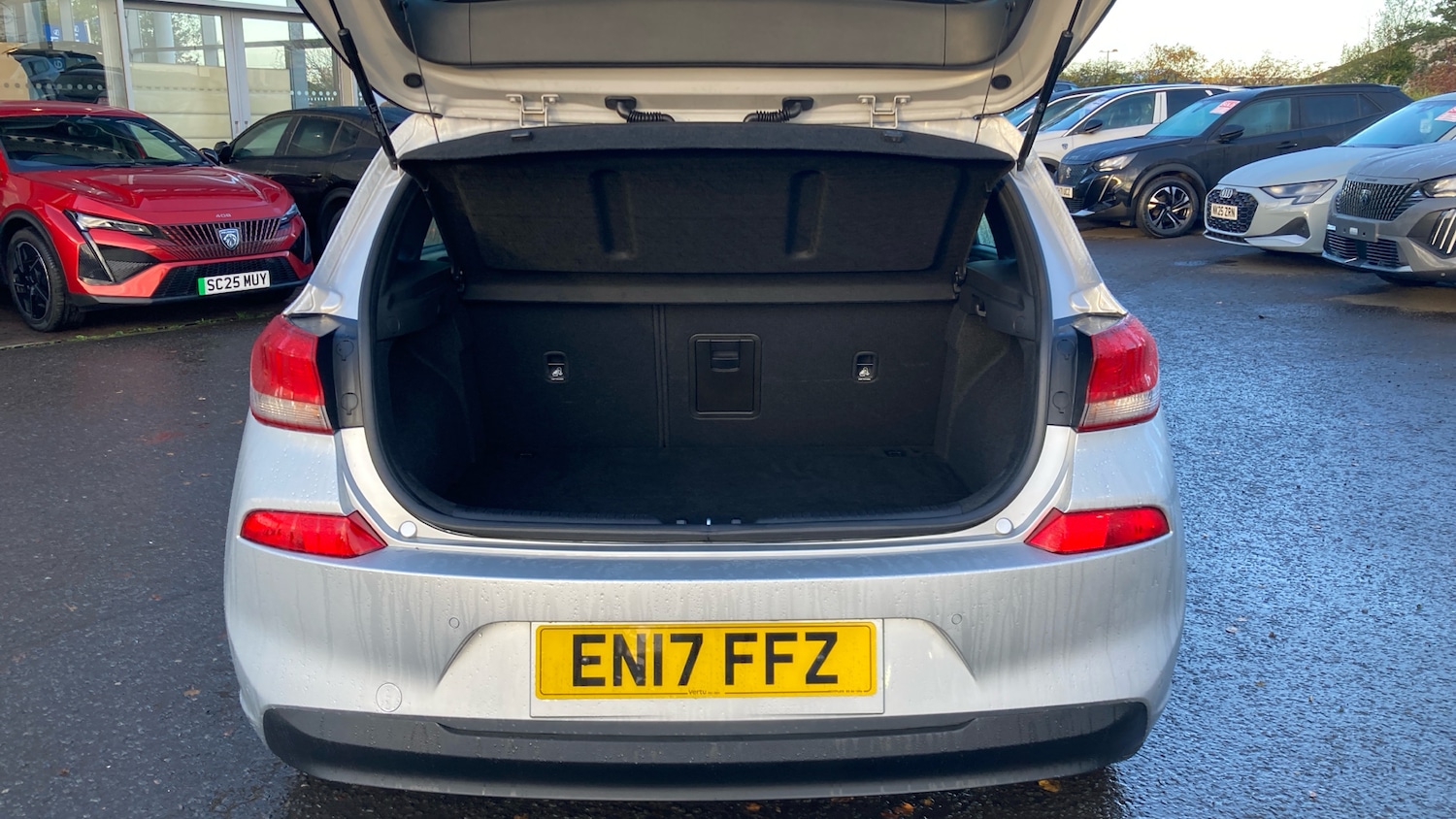 Used Hyundai i30 2017 for sale - 76352934: Photo 4