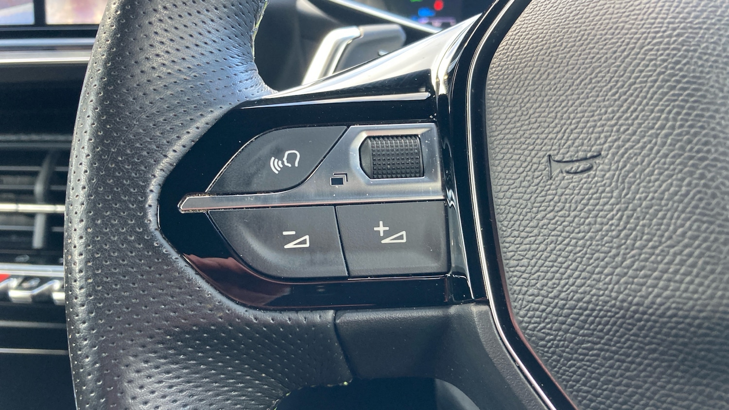 Used Peugeot 2008 2024 for sale - 76396817: Photo 24