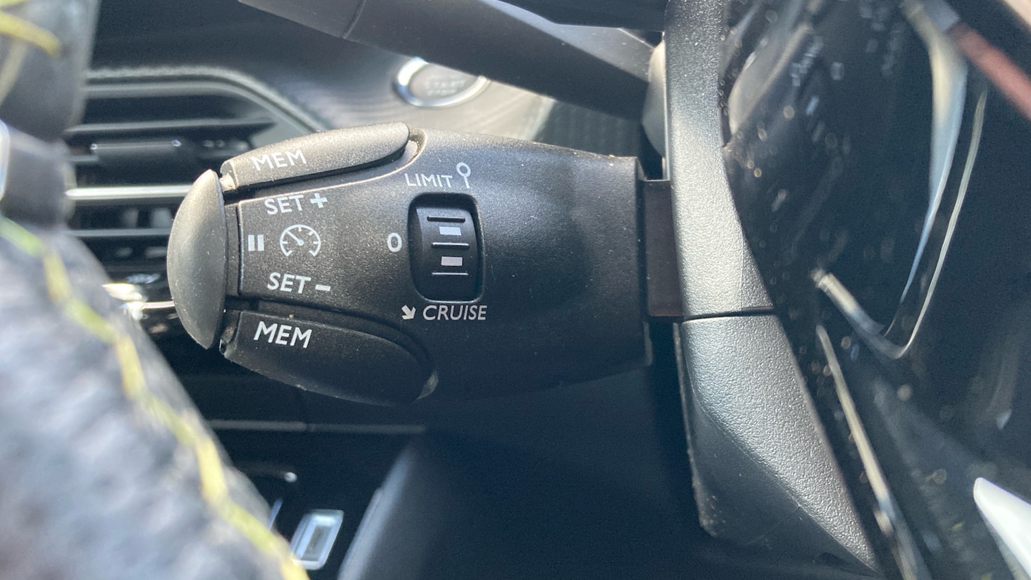 Used Peugeot 2008 2024 for sale - 76396817: Photo 27