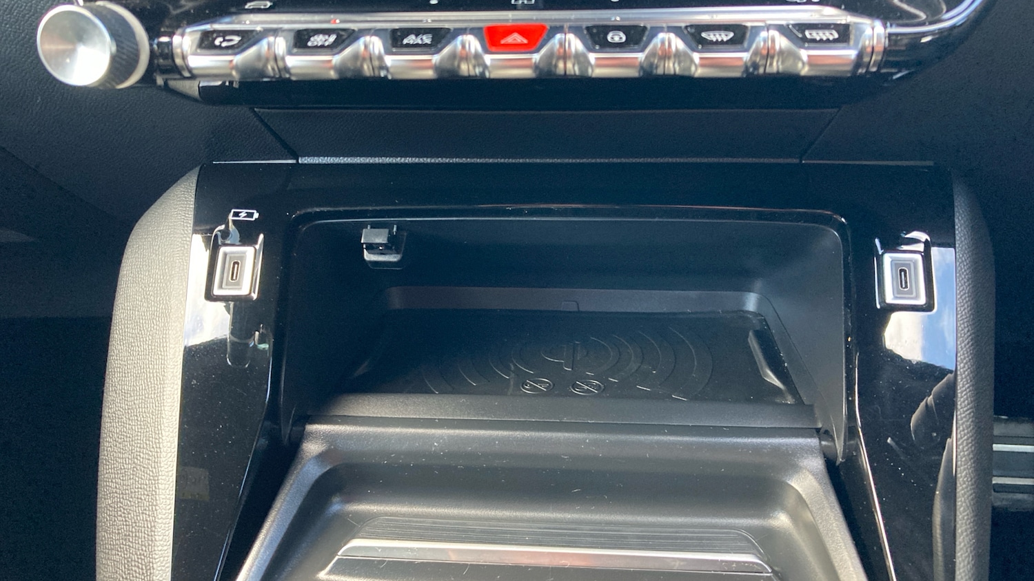 Used Peugeot 2008 2024 for sale - 76396817: Photo 31