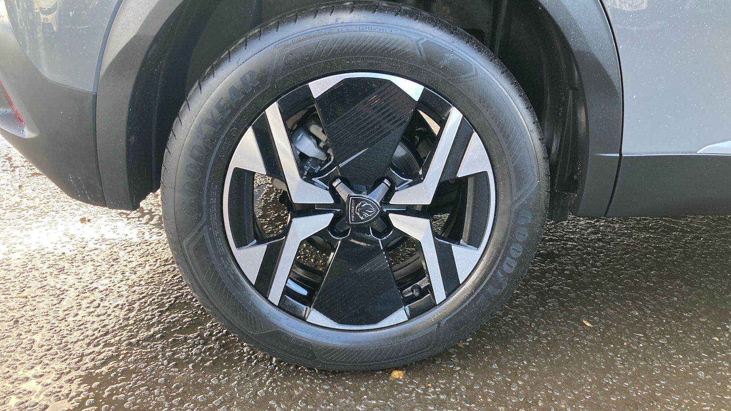 Used Peugeot 2008 2024 for sale - 76396817: Photo 32