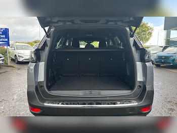 Used Peugeot 5008 2023 for sale - 79775385: Photo