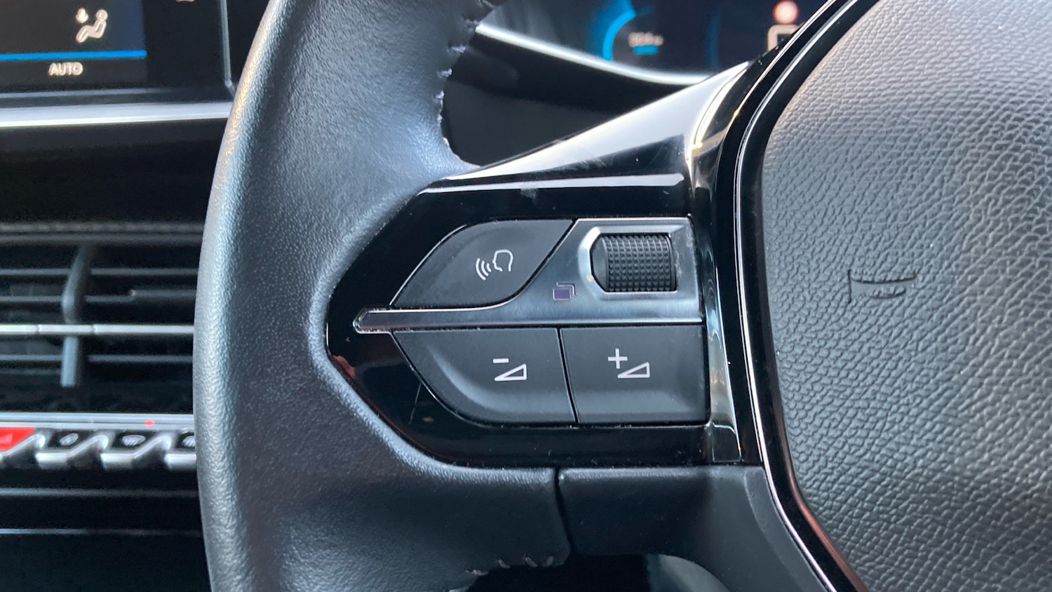 Used Peugeot 2008 2023 for sale - 77115798: Photo 28