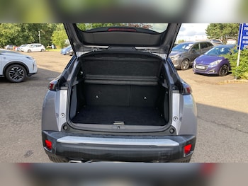 Used Peugeot 2008 2023 for sale - 79404747: Photo