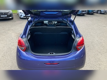 Used Peugeot 208 2017 for sale - 79477972: Photo