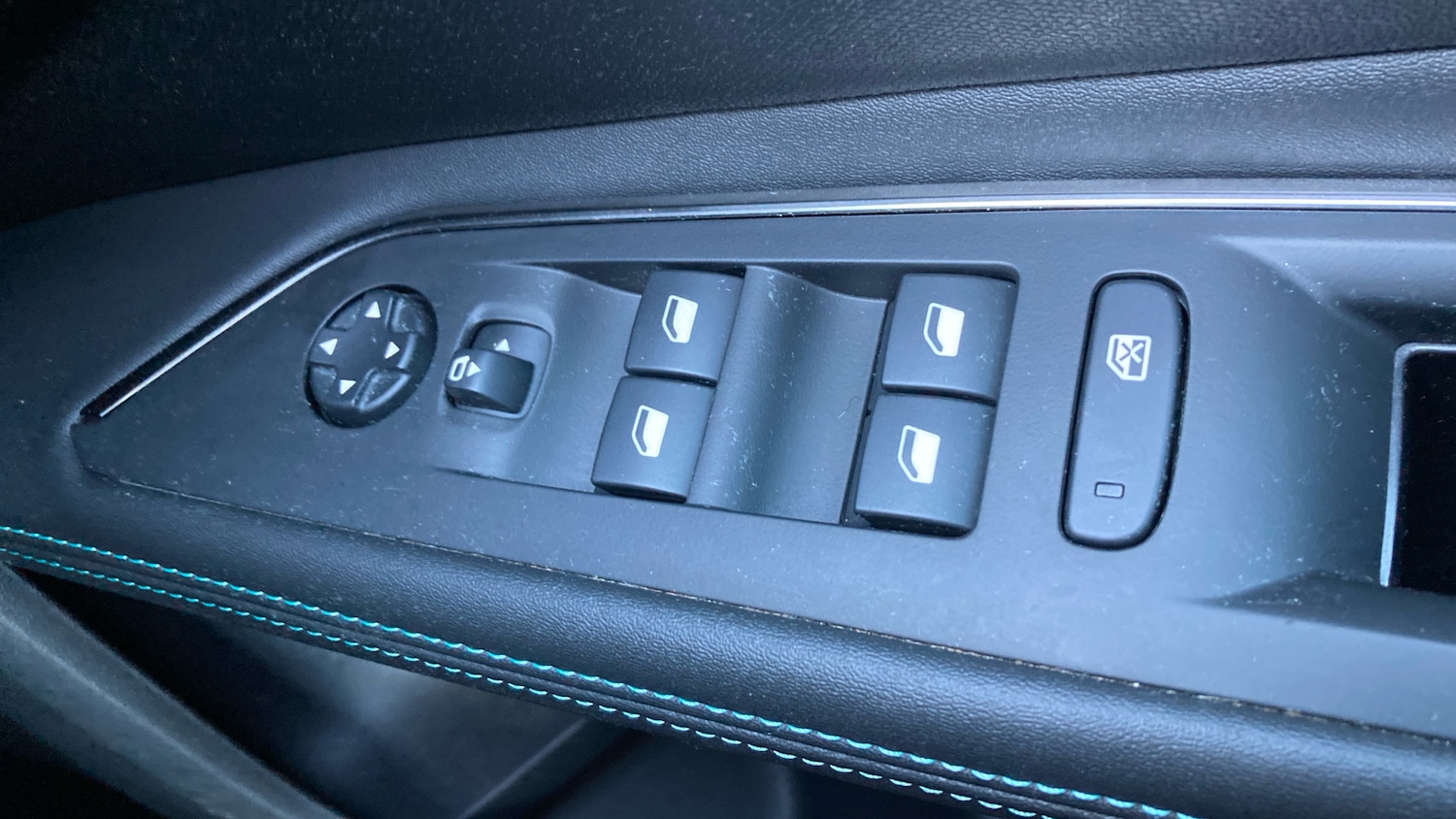 Used Peugeot 5008 2022 for sale - 76638560: Photo 37