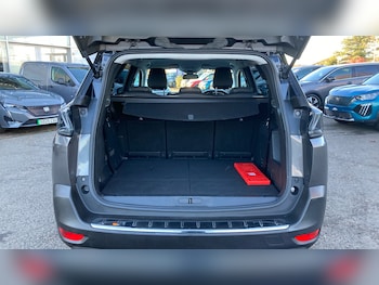 Used Peugeot 5008 2022 for sale - 76638560: Photo