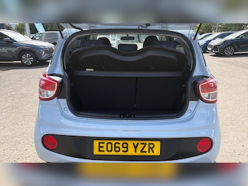 Used Hyundai i10 2019 for sale - 79297068: Photo