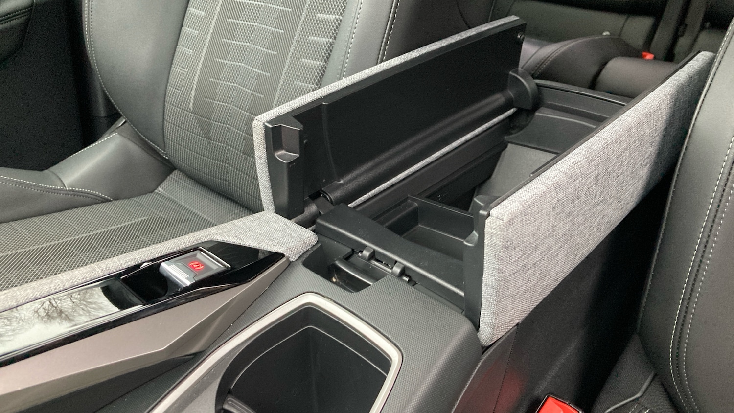 Used Peugeot 5008 2025 for sale - 77061323: Photo 32