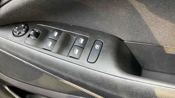 Used Vauxhall Crossland 2022 for sale - 76157057: Photo 27