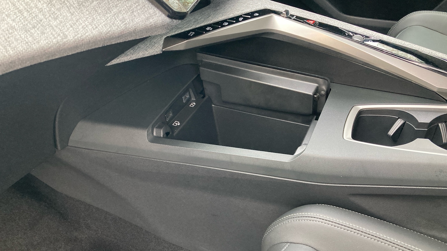 Used Peugeot 3008 2025 for sale - 76508012: Photo 33