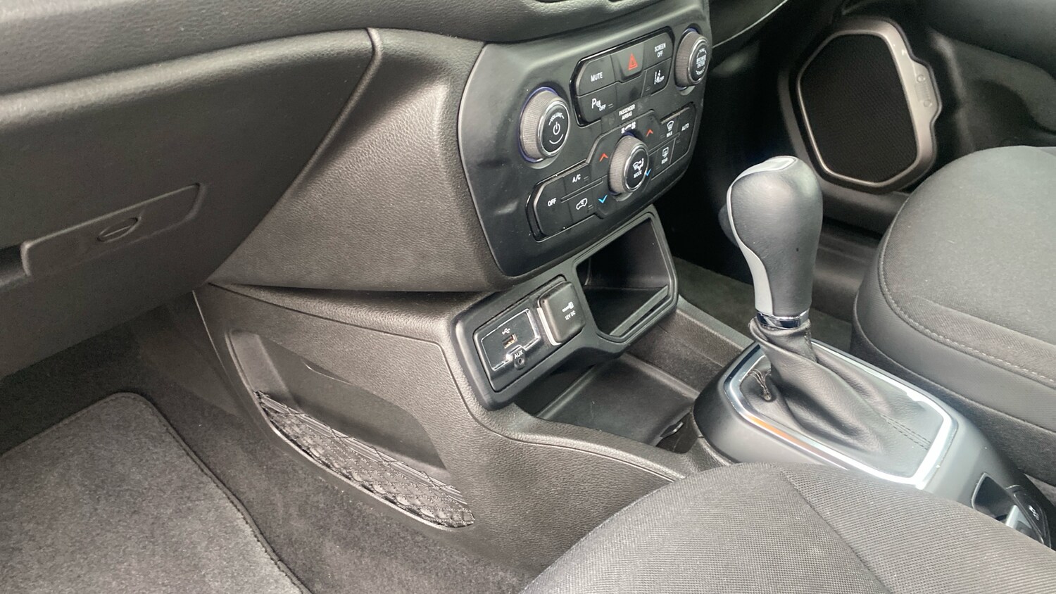 Used Jeep Renegade 2023 for sale - 78105455: Photo 13