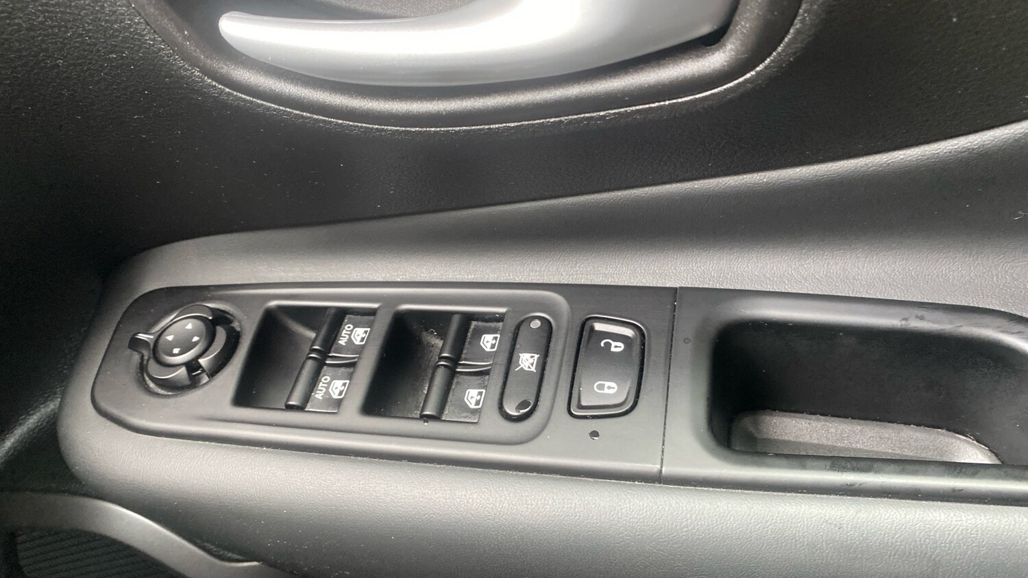 Used Jeep Renegade 2023 for sale - 78105455: Photo 21