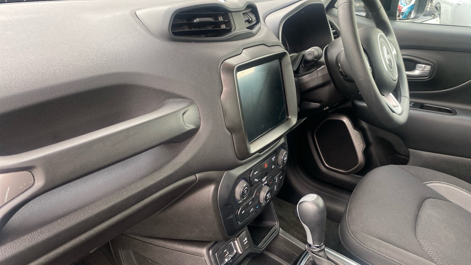 Used Jeep Renegade 2023 for sale - 78105455: Photo 9