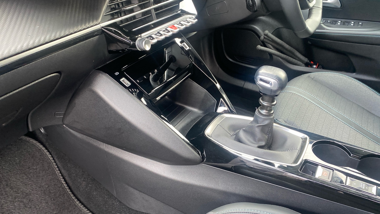 Used Peugeot 2008 2023 for sale - 76493669: Photo 13