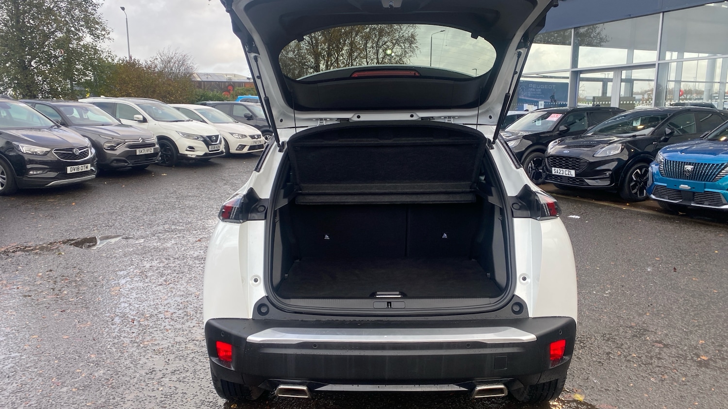 Used Peugeot 2008 2023 for sale - 76493669: Photo 4