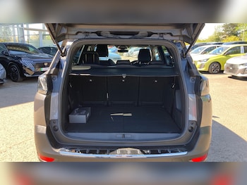Used Peugeot 5008 2023 for sale - 78523206: Photo
