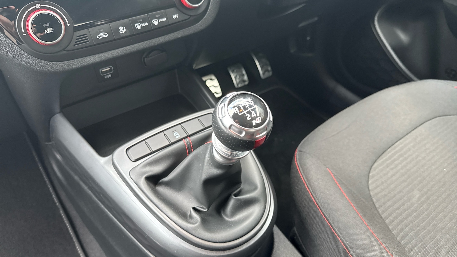 Used Hyundai i10 2023 for sale - 77271284: Photo 13