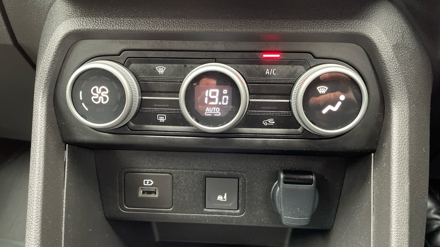 Used Dacia Jogger 2024 for sale - 76766787: Photo 41