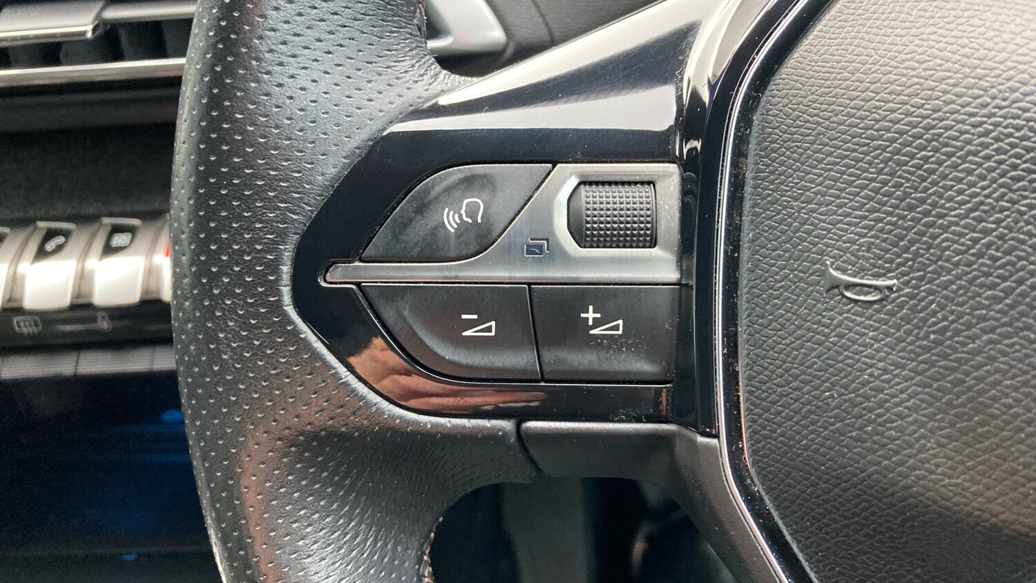 Used Peugeot 3008 2017 for sale - 76694734: Photo 25