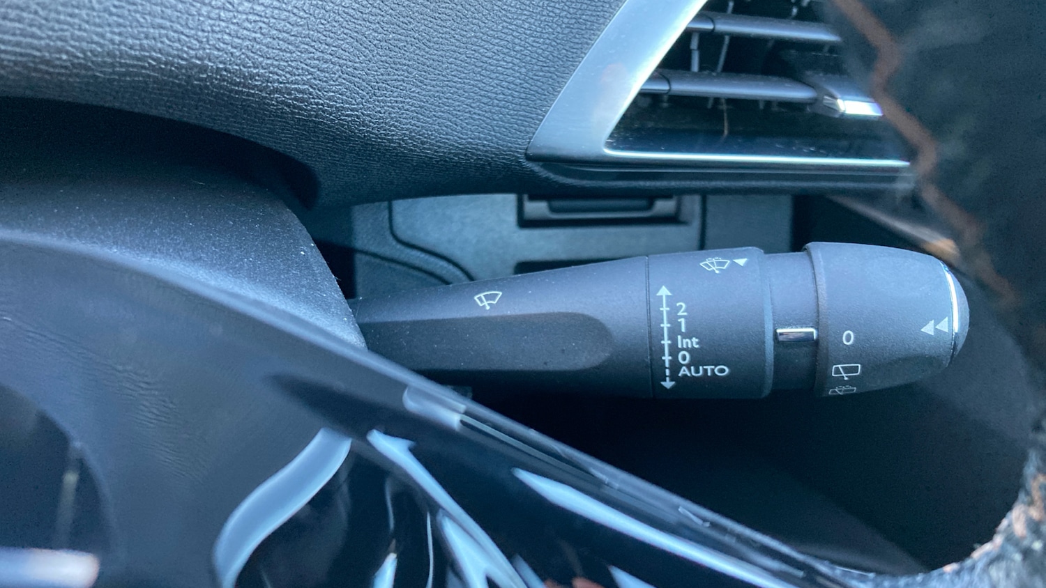 Used Peugeot 3008 2018 for sale - 76393931: Photo 25