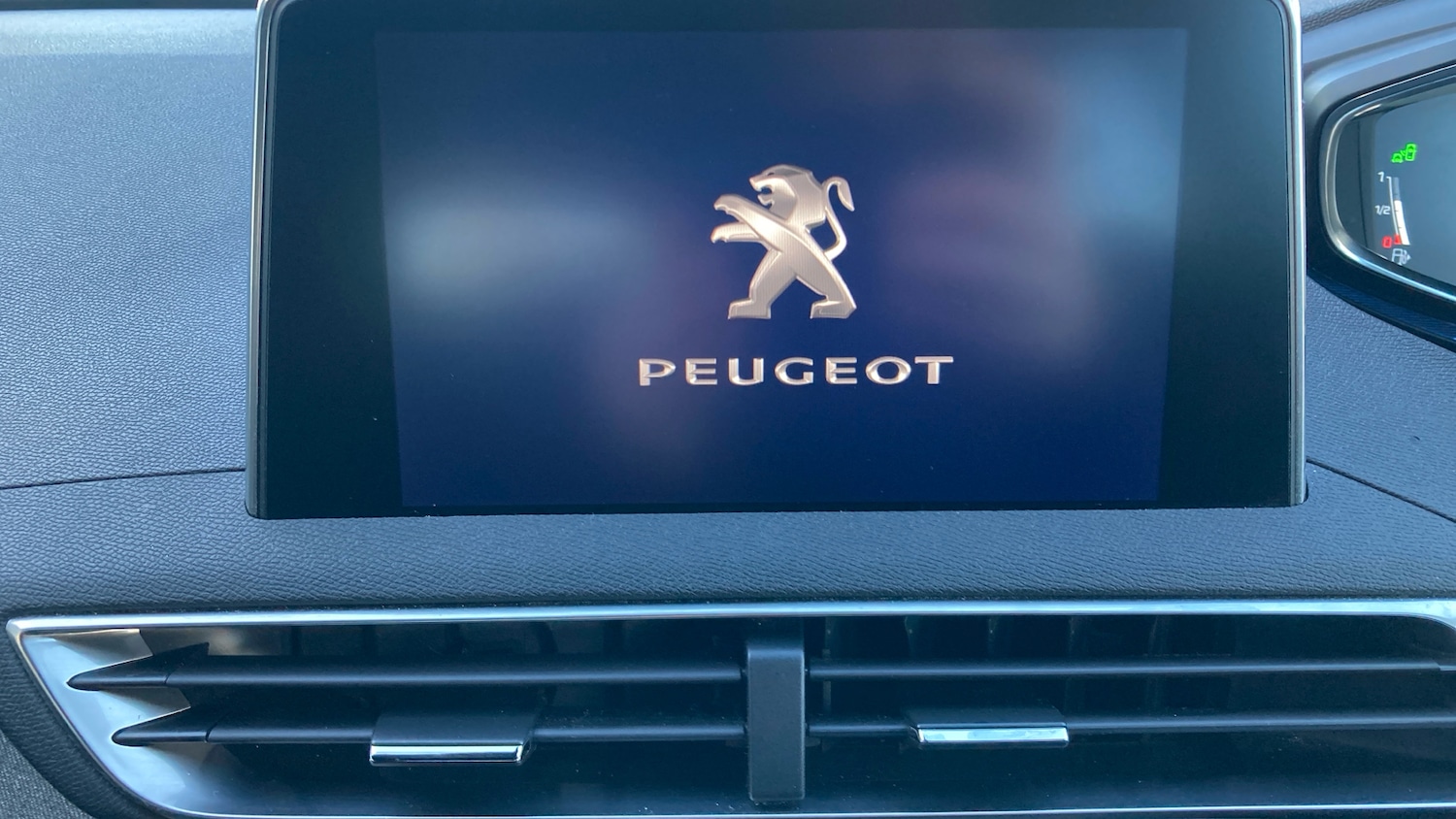 Used Peugeot 3008 2018 for sale - 76393931: Photo 28