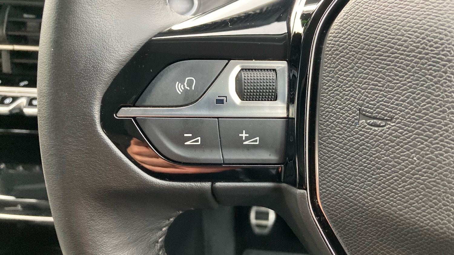 Used Peugeot 2008 2022 for sale - 76461205: Photo 24