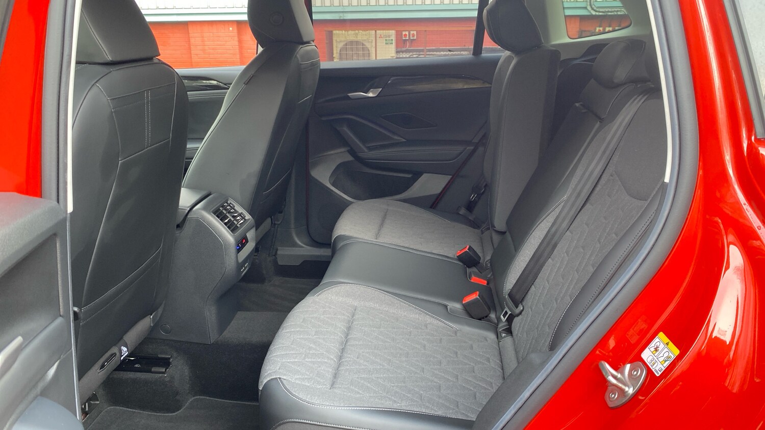 Used Volkswagen Tiguan 2024 for sale - 77742504: Photo 16