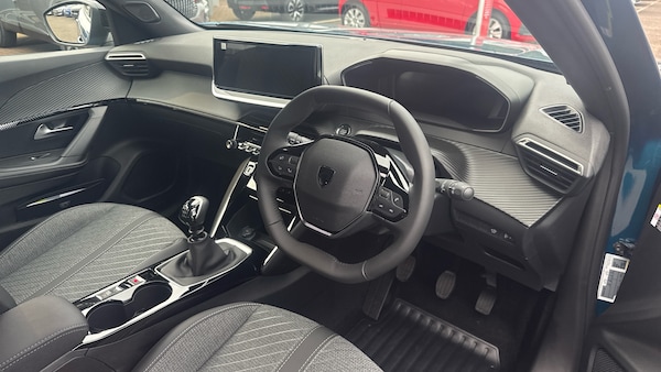 Used Peugeot 2008 2025 for sale - 76222100: Photo 11