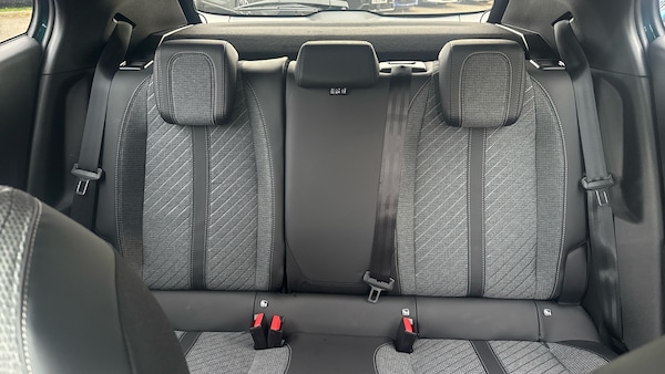 Used Peugeot 2008 2025 for sale - 76222100: Photo 15