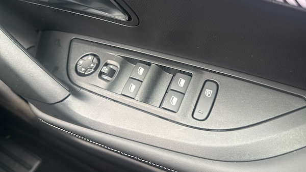 Used Peugeot 2008 2025 for sale - 76222100: Photo 21