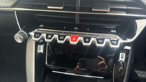 Used Peugeot 2008 2025 for sale - 76222100: Photo 32