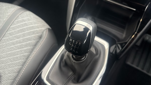 Used Peugeot 2008 2025 for sale - 76222100: Photo 35