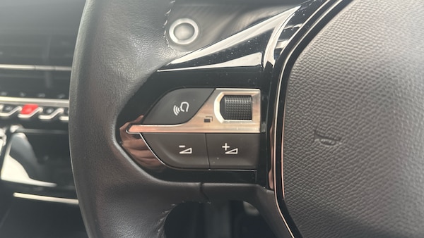 Used Peugeot 2008 2022 for sale - 76196364: Photo 25