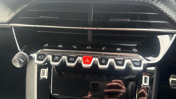 Used Peugeot 2008 2022 for sale - 76196364: Photo 28